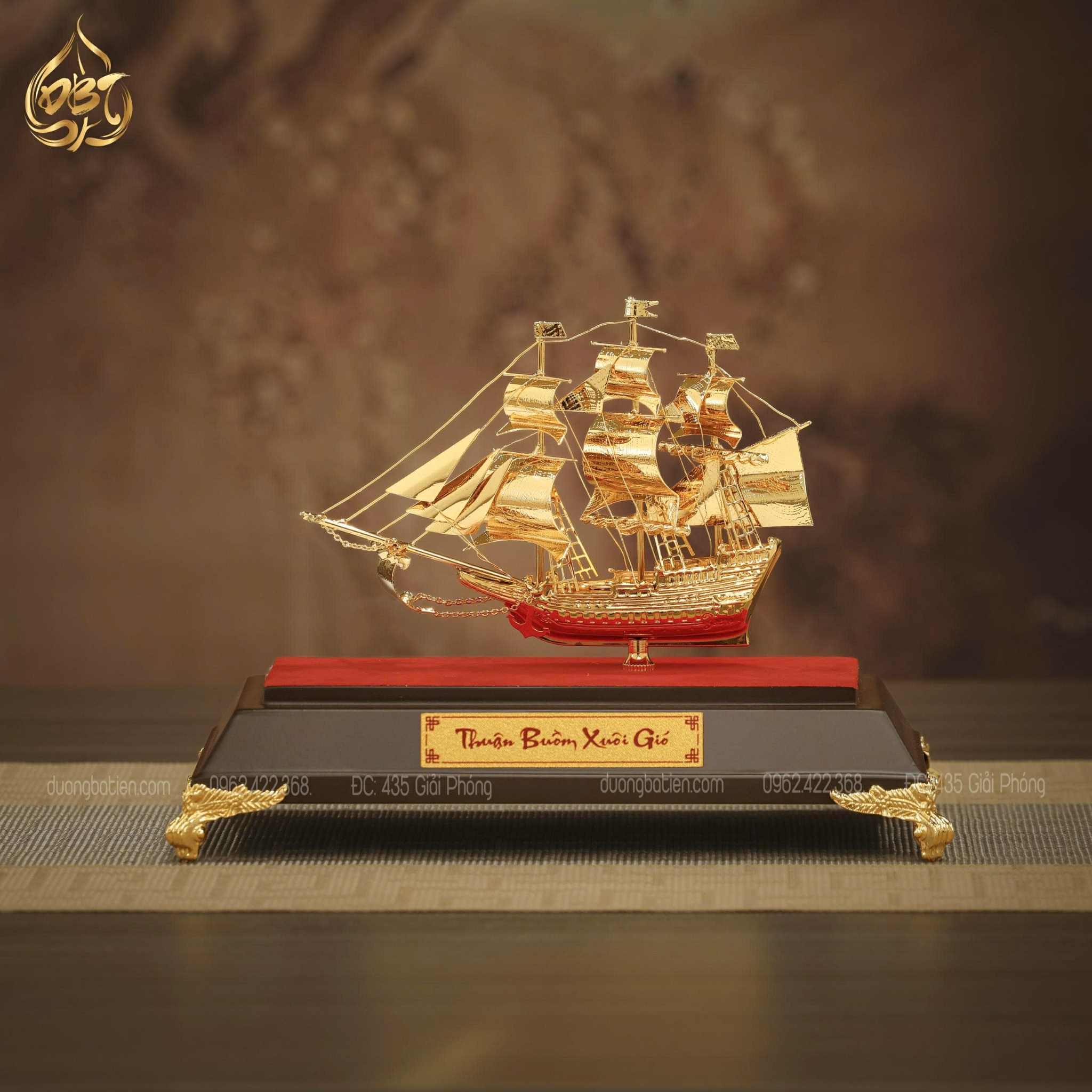 Mô Hình Thuyền Mạ Vàng Dát Vàng 24K - Cỡ Nhỏ Để Bàn